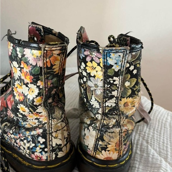 Dr. Martens pascal Floral Lace-Up Combat Boots - Multi Floral - Picture 4 of 5